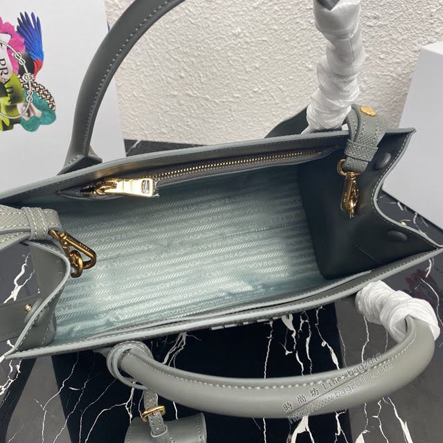 prada女包 普拉達專櫃最新爆款大號手提包 1BA155 Saffiano皮革手袋 prada十字紋小牛皮肩背包  pyd2135